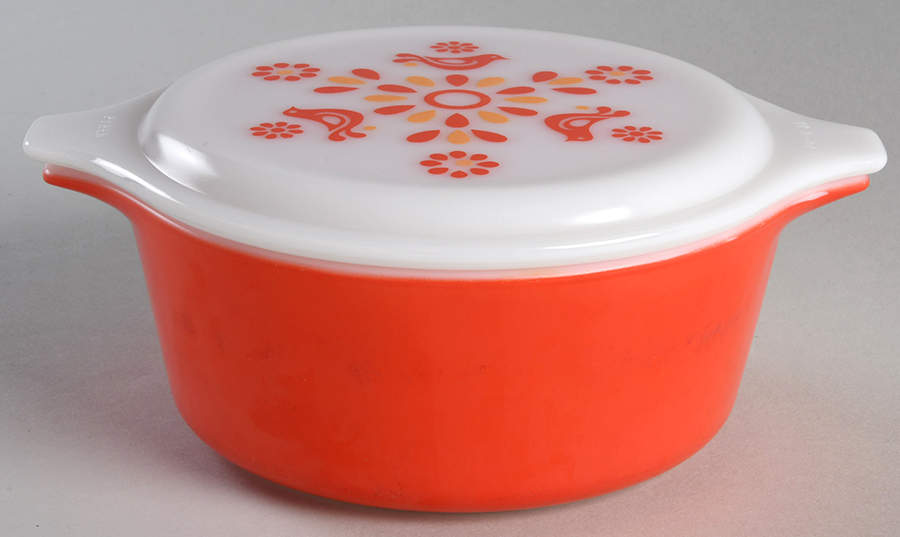 Friendship 1.50 Pt Round Covered Casserole by Pyrex-1