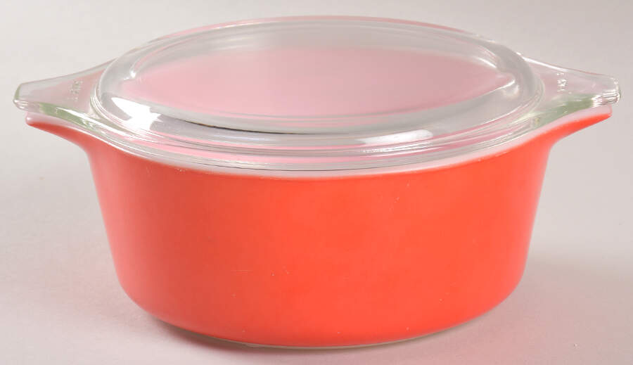 Friendship 1.50 Pt Round Covered Casserole by Pyrex-1