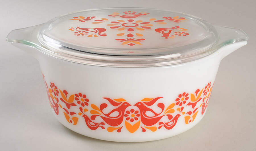 Friendship 2.5 Qt Round Covered Casserole by Pyrex-1