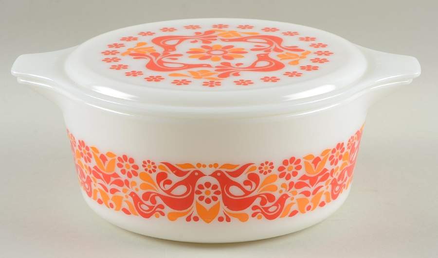 Friendship 2.5 Qt Round Covered Casserole by Pyrex-1