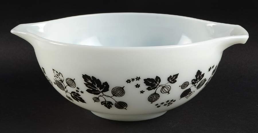 Gooseberry 10" Cinderella Mixing Bowl by Pyrex-1