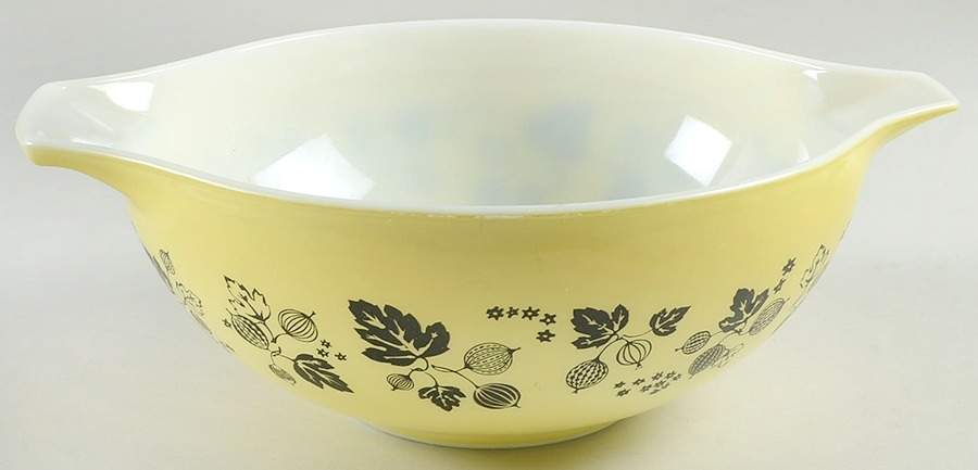 Gooseberry 13" Cinderella Mixing Bowl by Pyrex-1