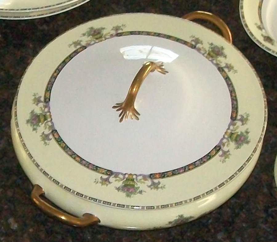 POP204 Round Covered Vegetable by Pope Gosser-1