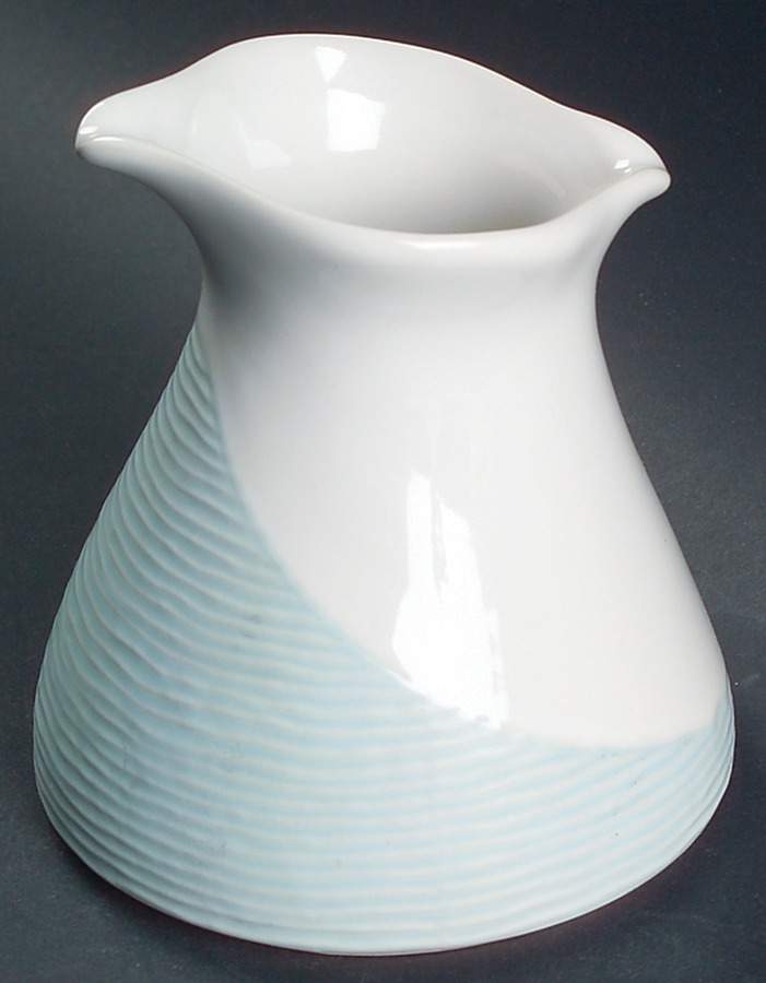 Sand and Seas Waterfall Creamer by Pfaltzgraff-1
