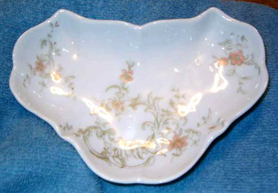 8946 Bone Dish by P H Leonard-1