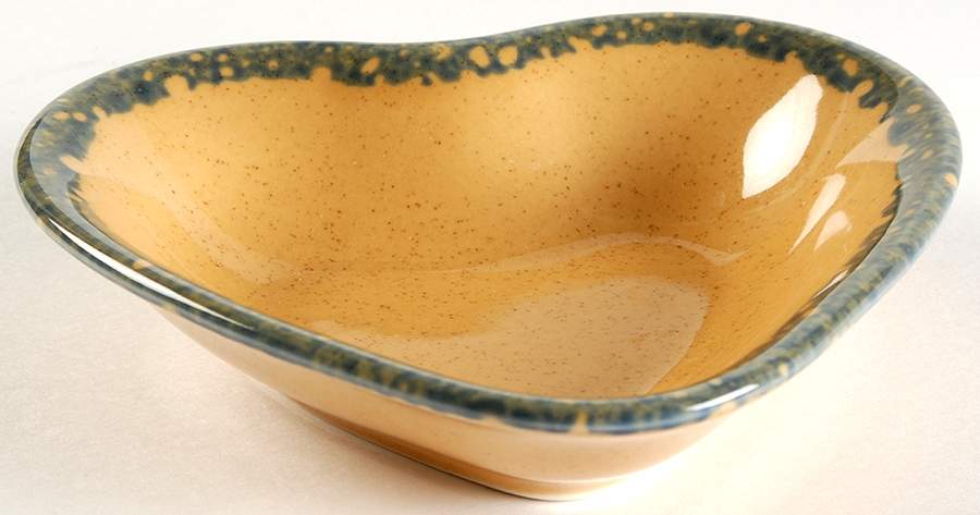 America (By Request 2004) Heart Shaped Dish by Pfaltzgraff-1