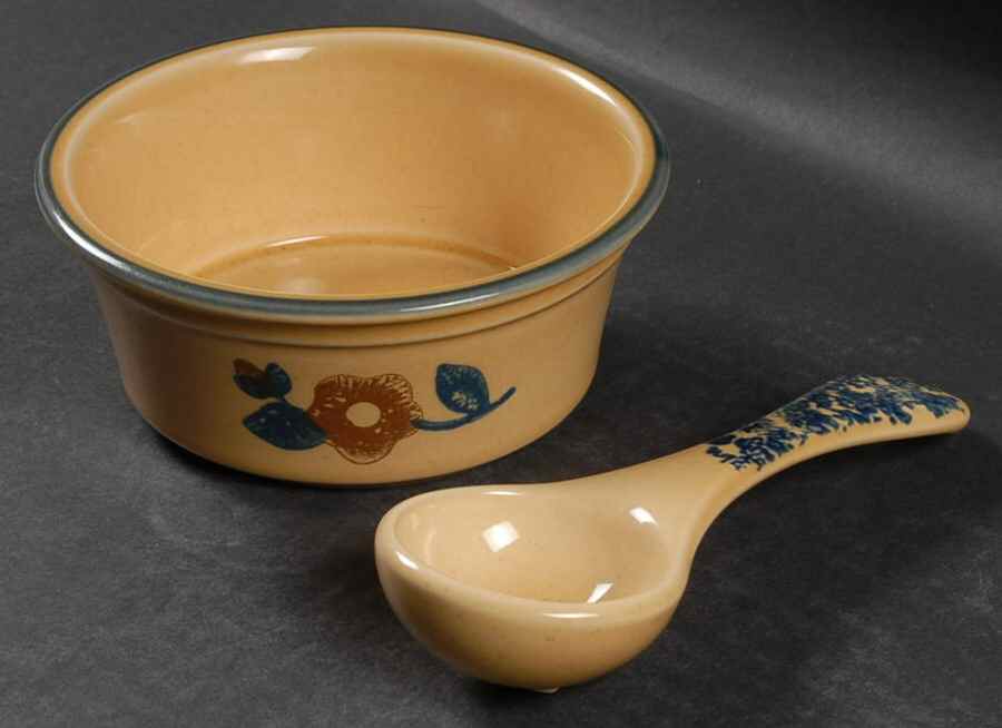 America (By Request 2004) Dip/Salsa Crock & Ladle by Pfaltzgraff-1