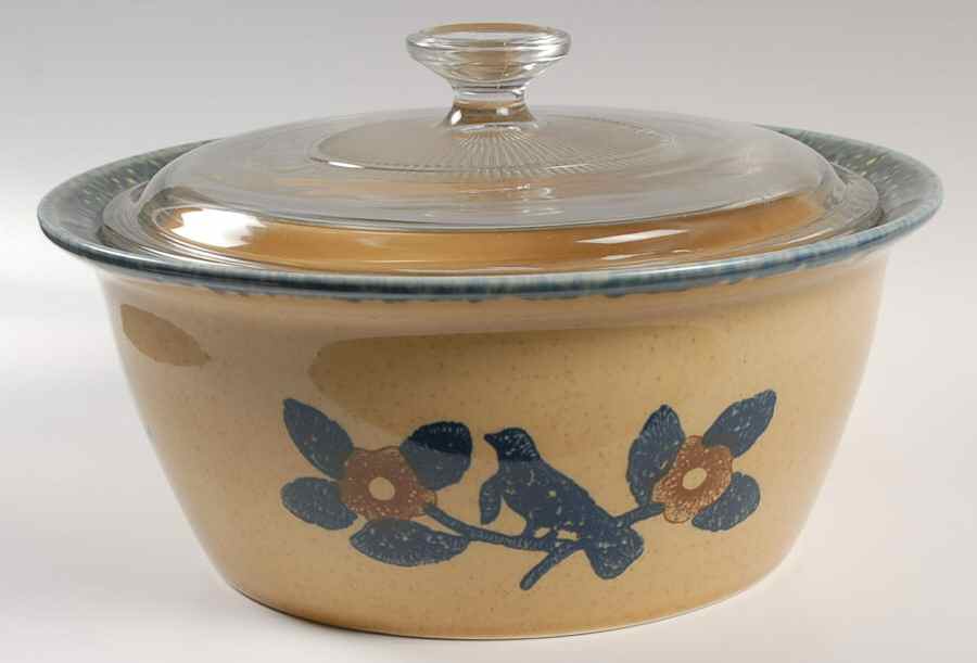 America (By Request 2004) 2.5 Qt Round Covered Casserole by Pfaltzgraff-1