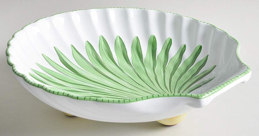 Classic Palm Shell Shaped Dish by Presenttense-1