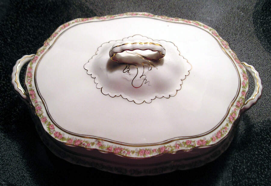 2222 Oval Covered Vegetable by Pope Gosser-1