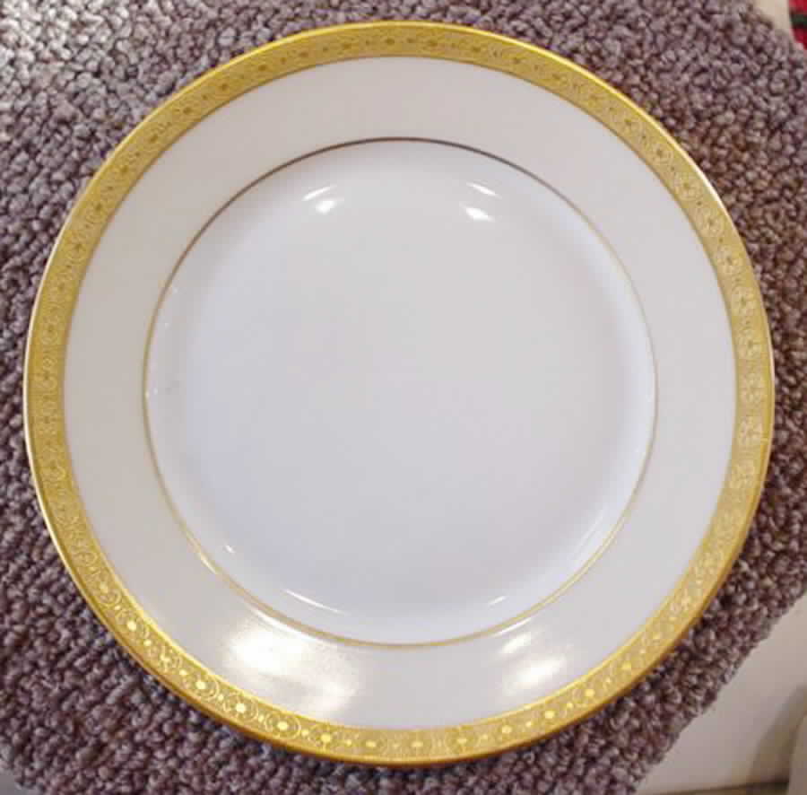 Pic79 Dinner Plate by Pickard-1