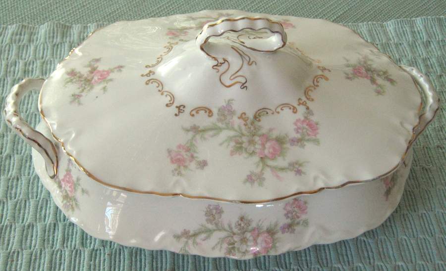 POP216 Oval Covered Vegetable by Pope Gosser-1