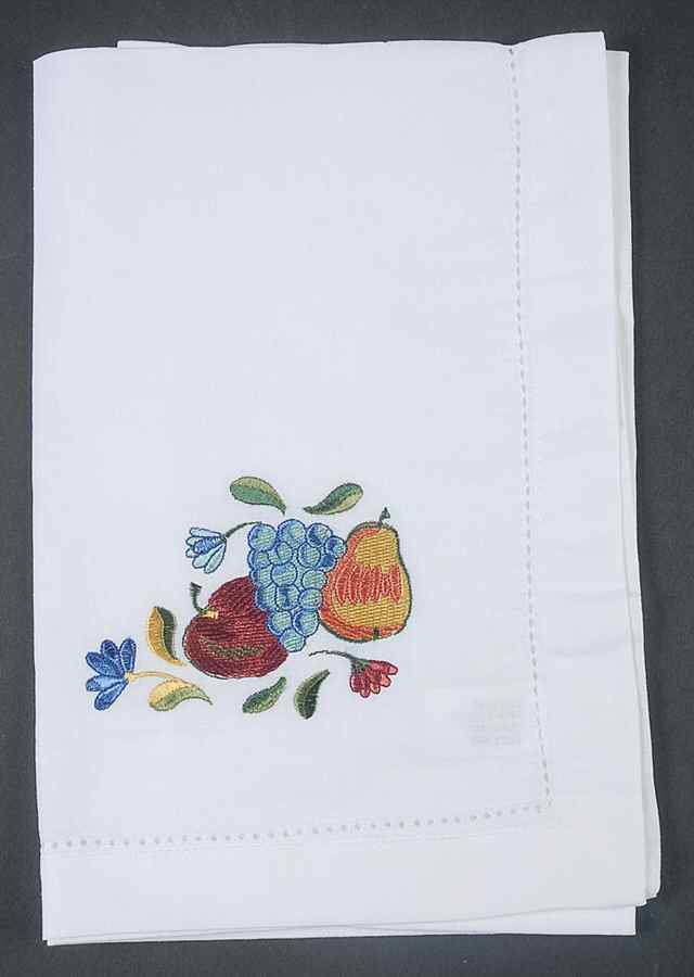 Napoli (Stoneware) Embroidered Cloth Napkin by Pfaltzgraff-1