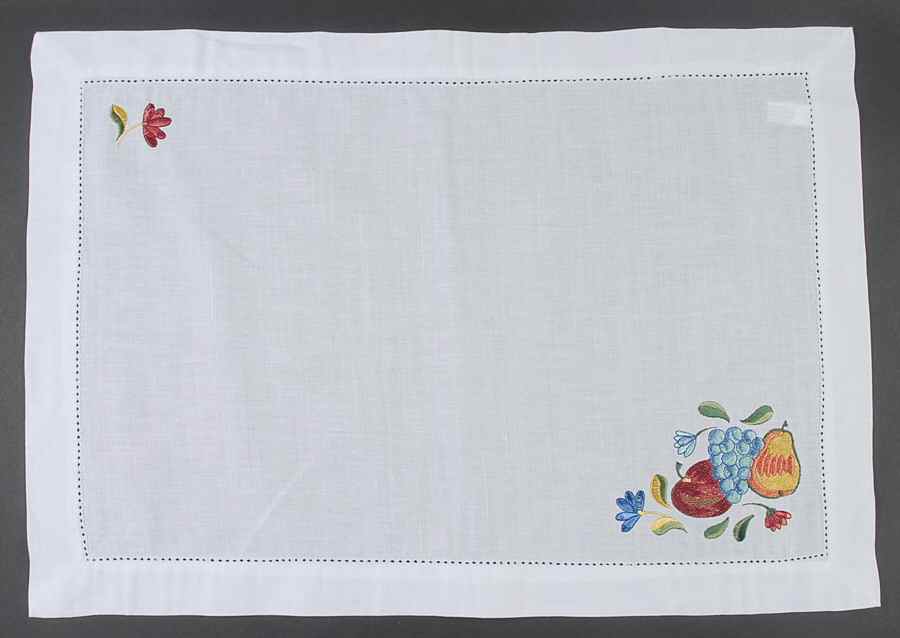 Napoli (Stoneware) Embroidered Cloth Placemat by Pfaltzgraff-1