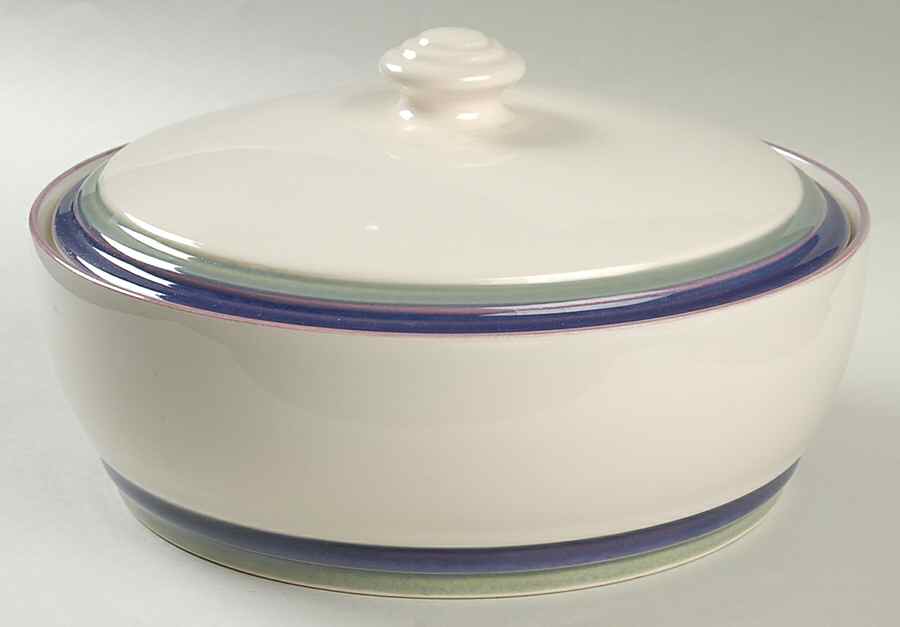 Valley View 2 Qt Round Covered Casserole by Pfaltzgraff-1