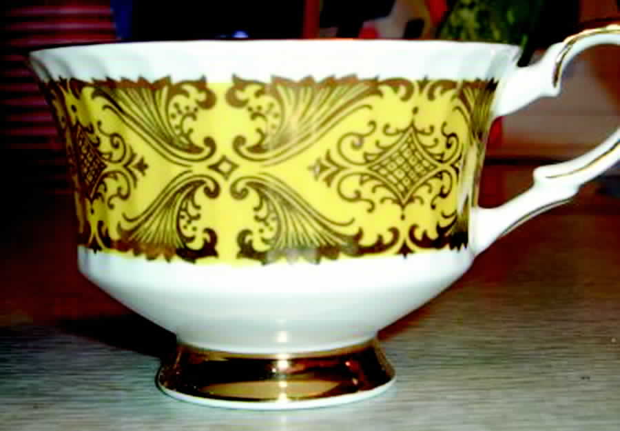 Pembroke Yellow Footed Cup by Paragon-1