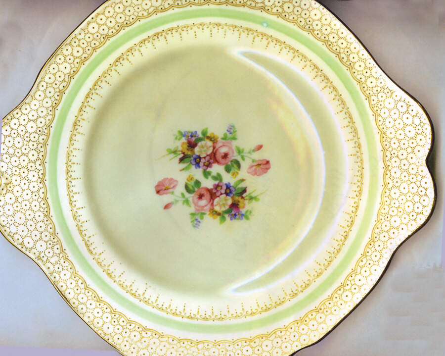 X2886 Handled Cake Plate by Paragon-1