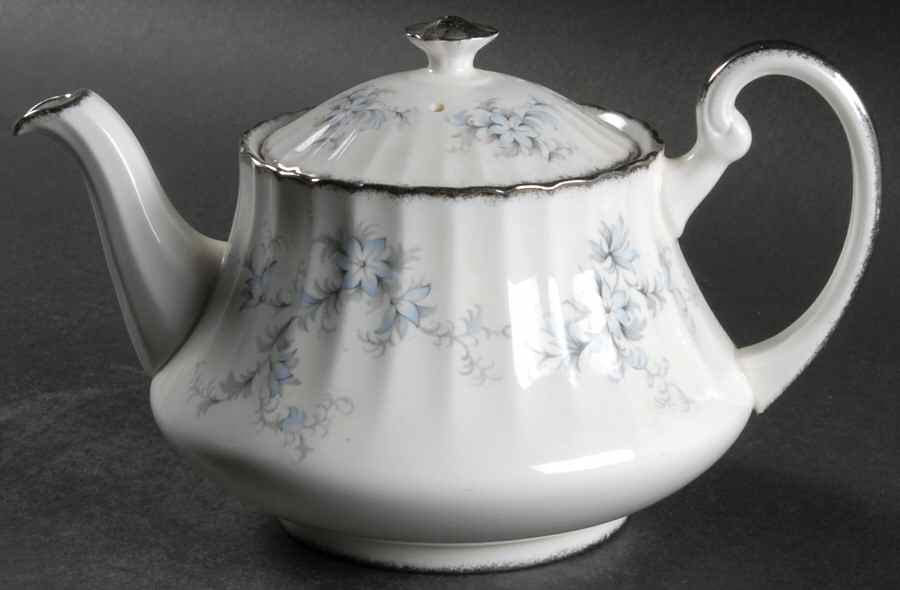 Brides Choice (Fluted) Teapot & Lid by Paragon-1