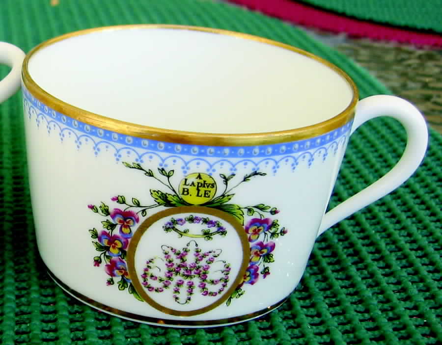 PDA1 Flat Cup by Porcelaine d'Auteuil-1