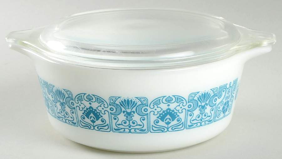 Horizon 1.50 Pt Round Covered Casserole by Pyrex-1