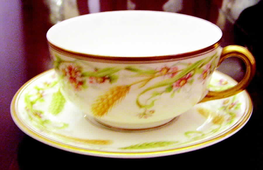 PAD26 Flat Cup & Saucer Set by Paroutaud-1