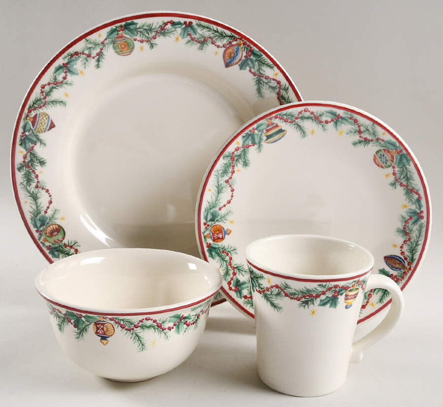Holiday Garland 4 Piece Place Setting by Pfaltzgraff-1