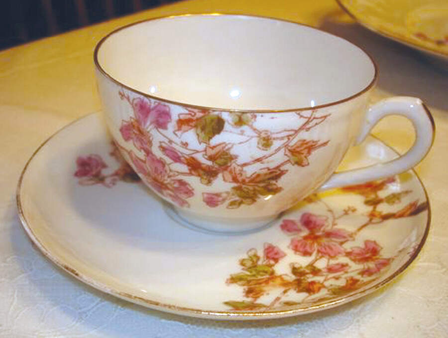 POY465 Flat Cup & Saucer Set by Jean Pouyat-1