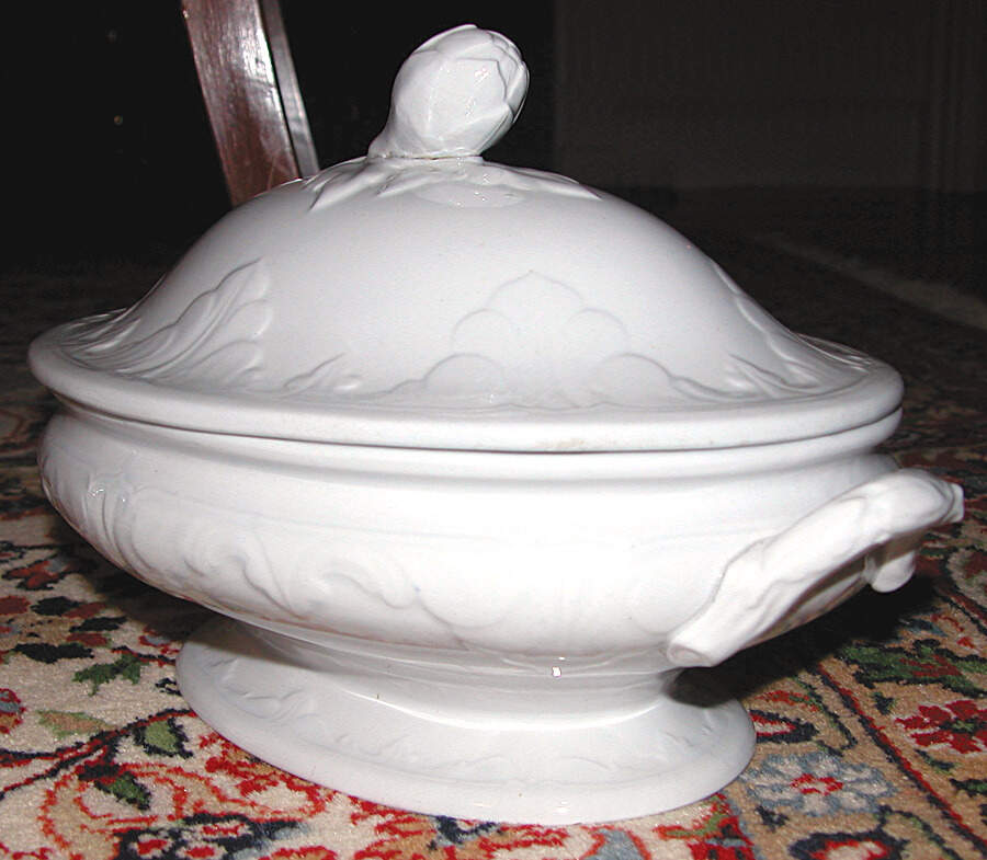 Fleur de Lis Oval Covered Vegetable by Podmore & Walker-1