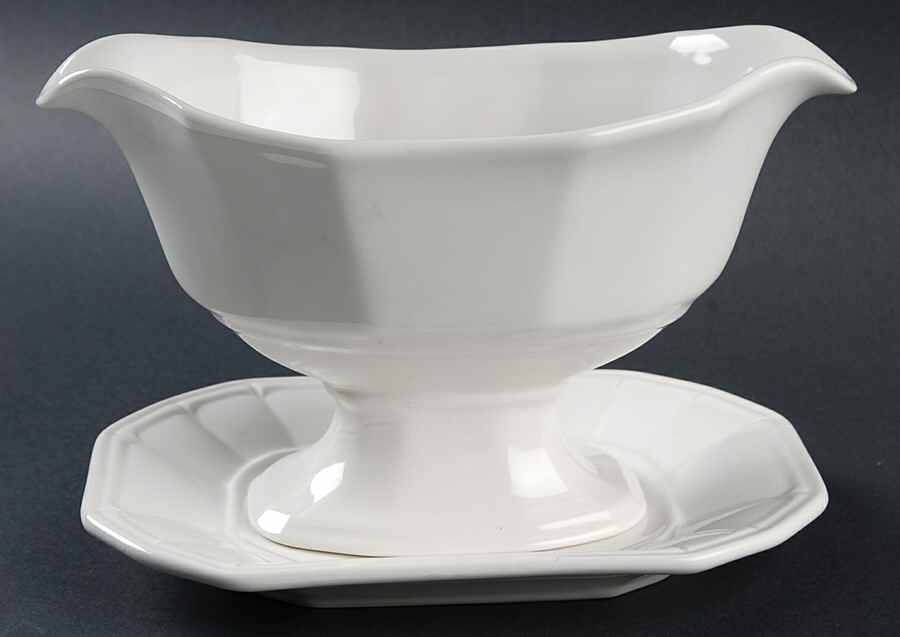 Providence Sauce Boat & Underplate by Pfaltzgraff-1