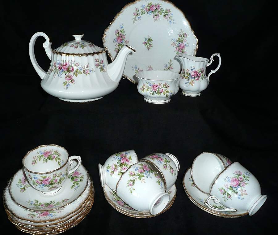 Moss Rose Teapot & Lid by Paragon-1