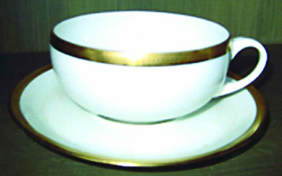 5676 (Henri Shape) Flat Cup & Saucer Set by Porcelaine Lafarge-1