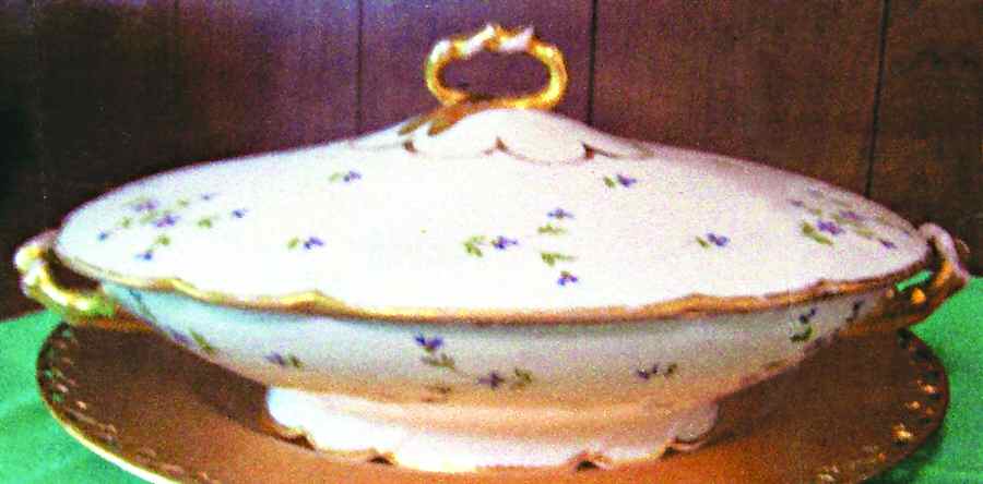 C1466 Oval Covered Vegetable by Jean Pouyat-1
