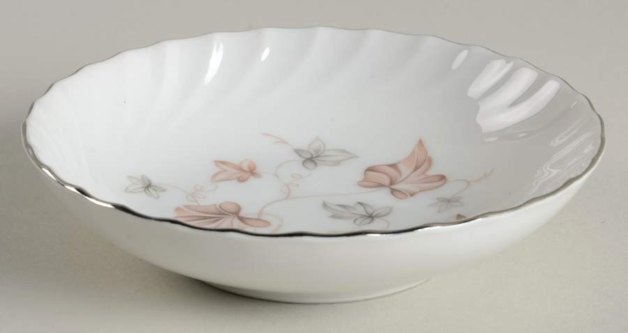 Leaves Fruit/Dessert (Sauce) Bowl by Puritan (Japan)-1