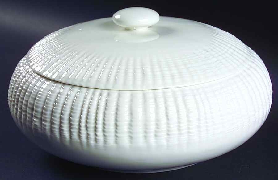 Seascapes Pearl 2.5 Qt Round Covered Casserole by Portmeirion-1