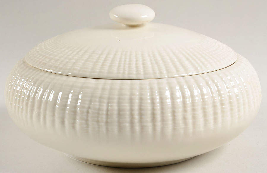 Seascapes Oyster 2.5 Qt Round Covered Casserole by Portmeirion-1