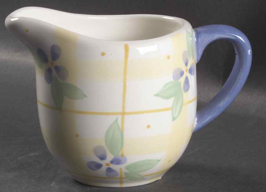 Floral Breeze Creamer by Pfaltzgraff-1