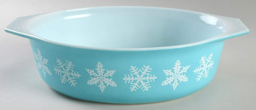 Snowflake Turquoise 2.5 Quart Oval Covered Casserole No Lid by Pyrex-1