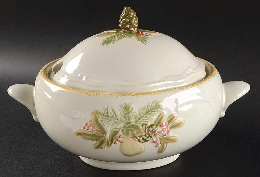 Garland Spruce Tureen &  Lid by Pfaltzgraff-1