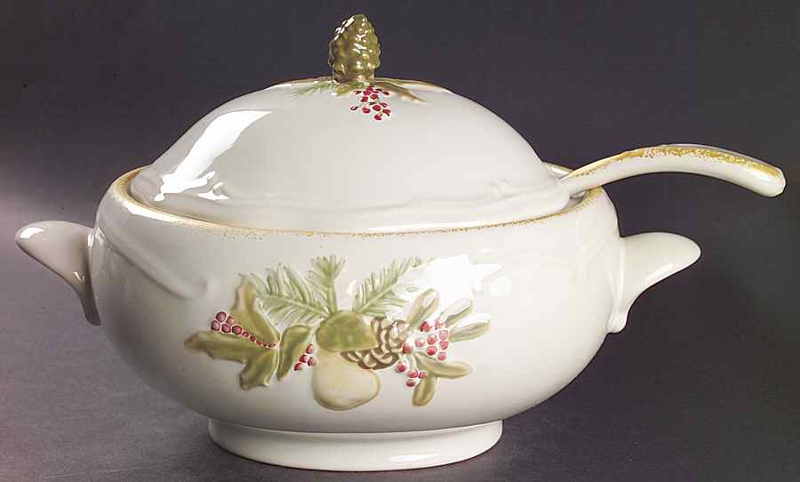 Garland Spruce Tureen & Lid w/Ladle by Pfaltzgraff-1