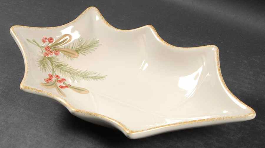 Garland Spruce Leaf Bowl by Pfaltzgraff-1