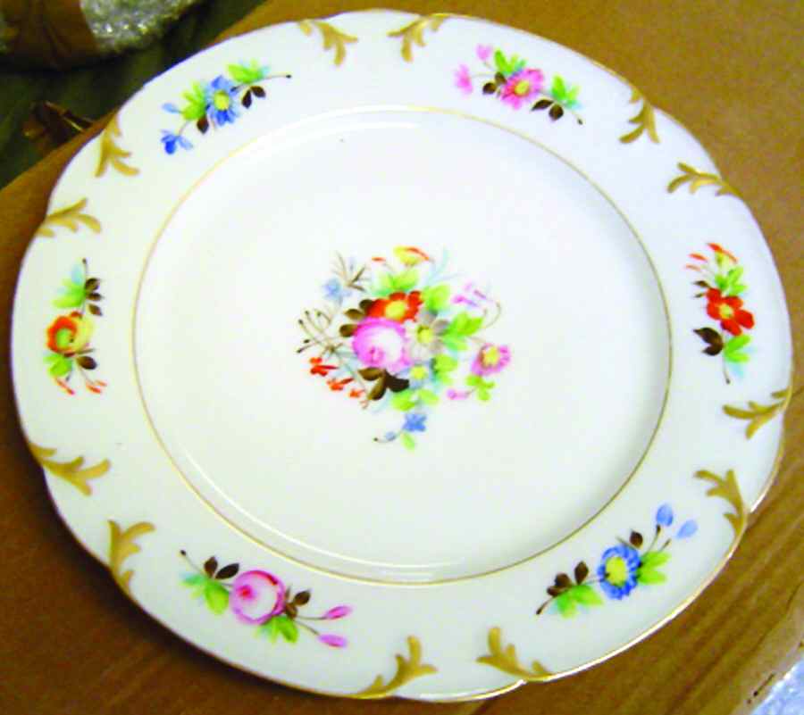 PIL20 Dinner Plate by Pillivuyt-1