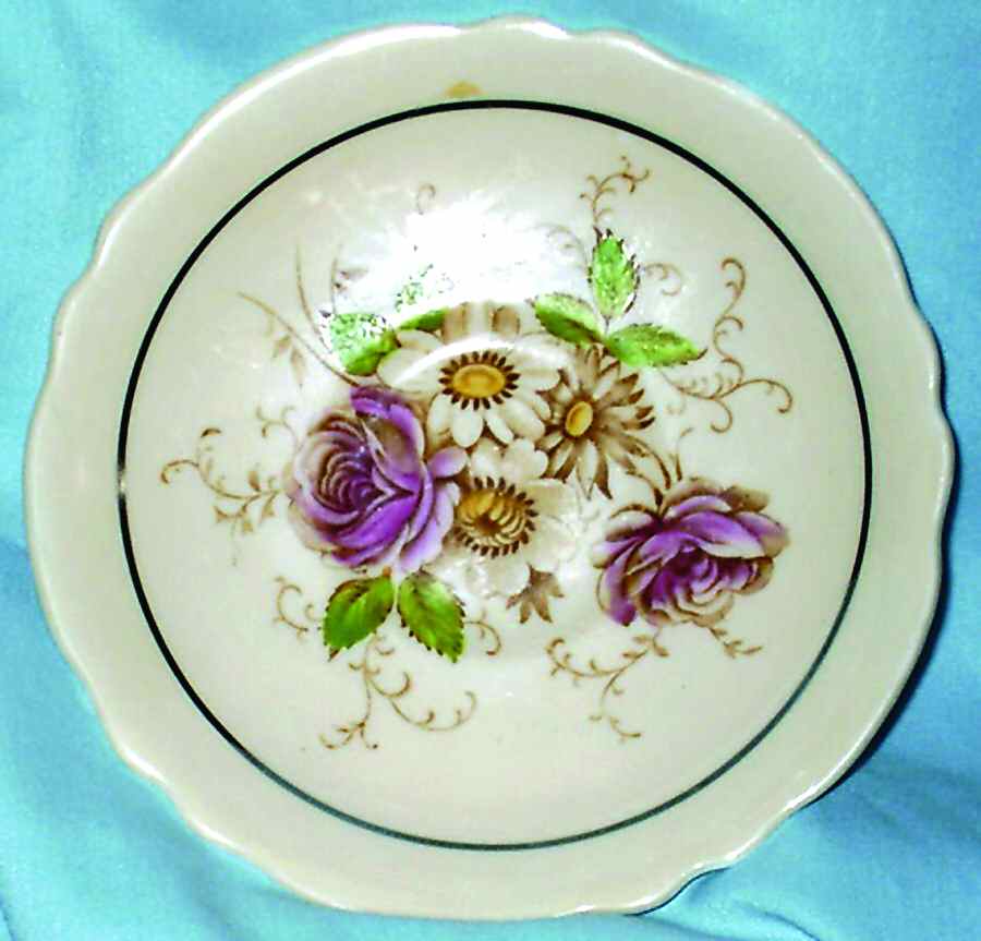 G76645 Saucer by Paragon-1