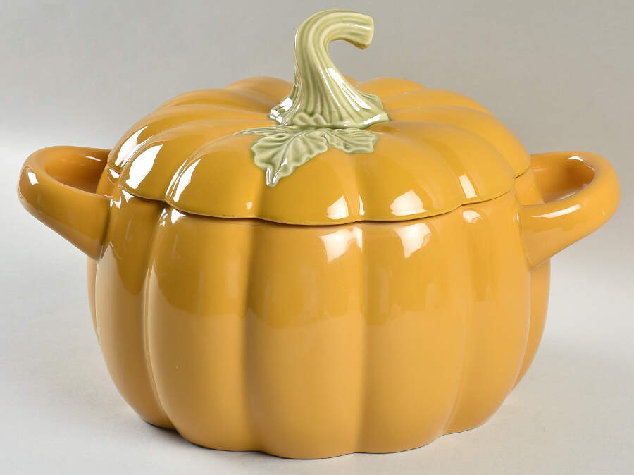Plymouth 4.25 Qt Pumpkin Shape Casserole by Pfaltzgraff-1