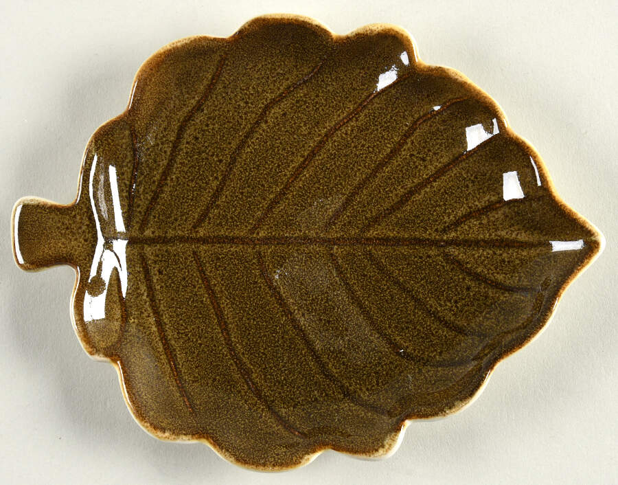 Plymouth 6" Leaf Dish by Pfaltzgraff-1