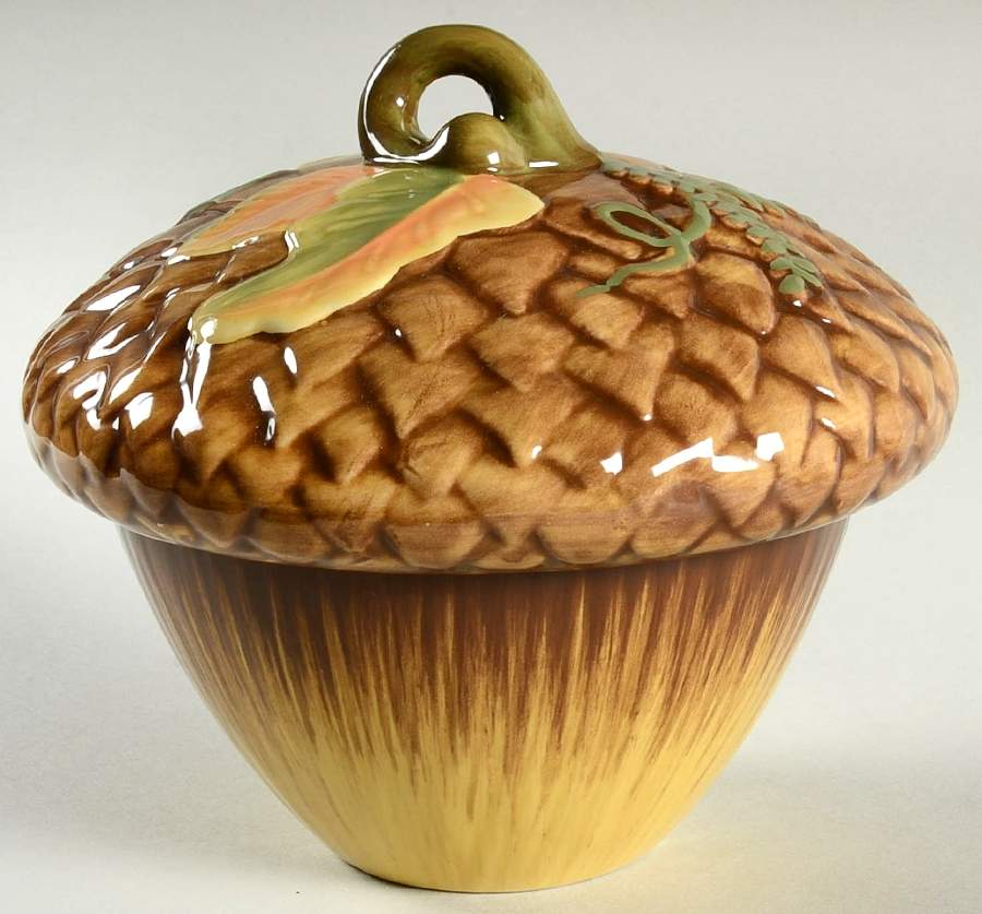 Plymouth Acorn Bowl & Lid by Pfaltzgraff-1