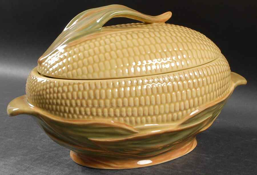 Plymouth Figural Covered Dish by Pfaltzgraff-1