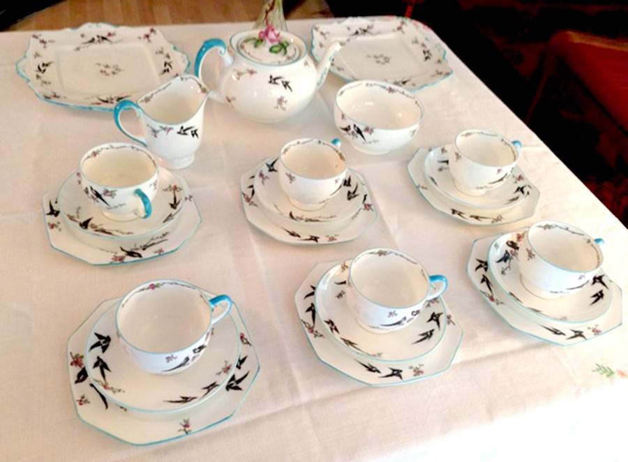 Two for Joy-Princess Elizabeth (Muiltsided) Teapot & Lid by Paragon-1
