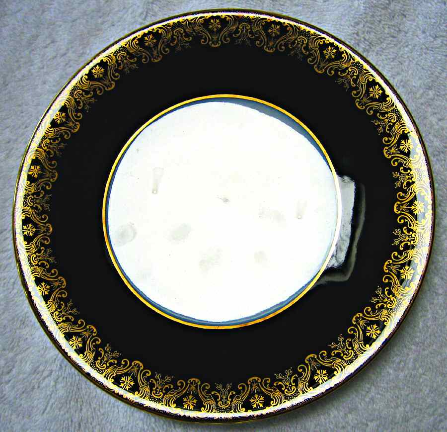POY512 Dessert/Pie Plate by Jean Pouyat-1