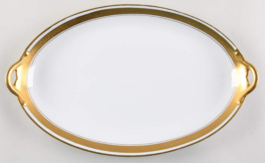 PIC115 13" Oval Serving Platter by Pickard-1