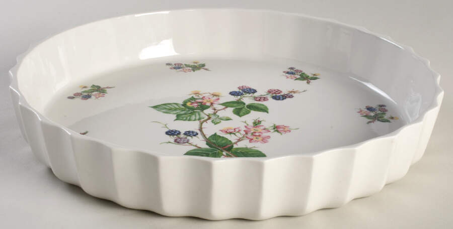 Dog Rose 11" Round Flan by Portmeirion-1